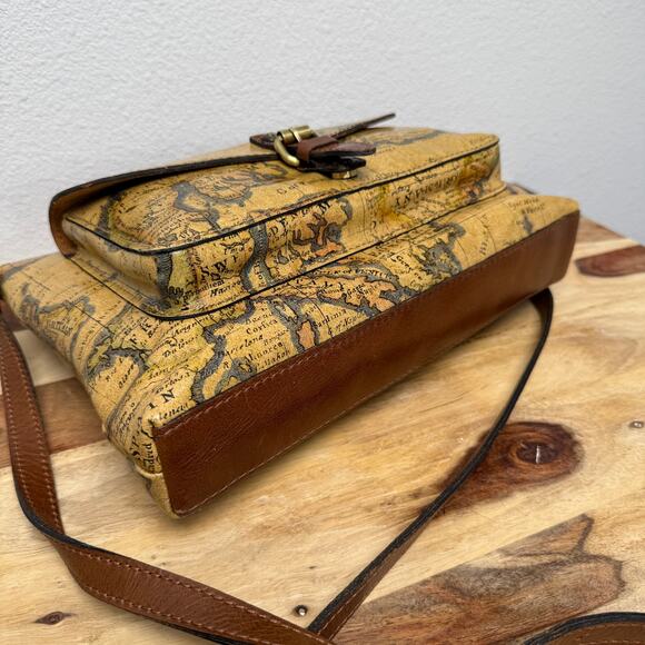 Patricia Nash Kirby Medium East West Leather Crossbody Map - Picture 4 of 15